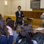 „O scoala in care profesorul nu invata si el este o absurditate.”